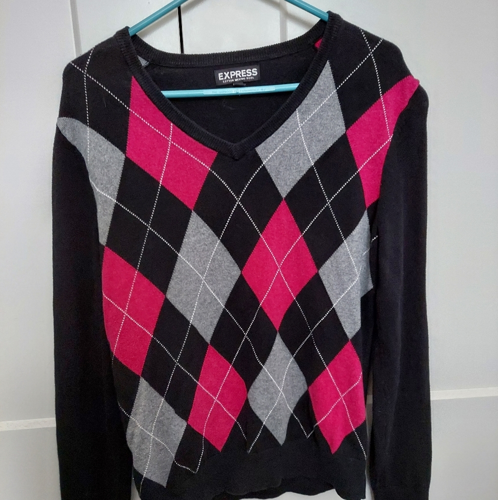 Argyle v neck sweater